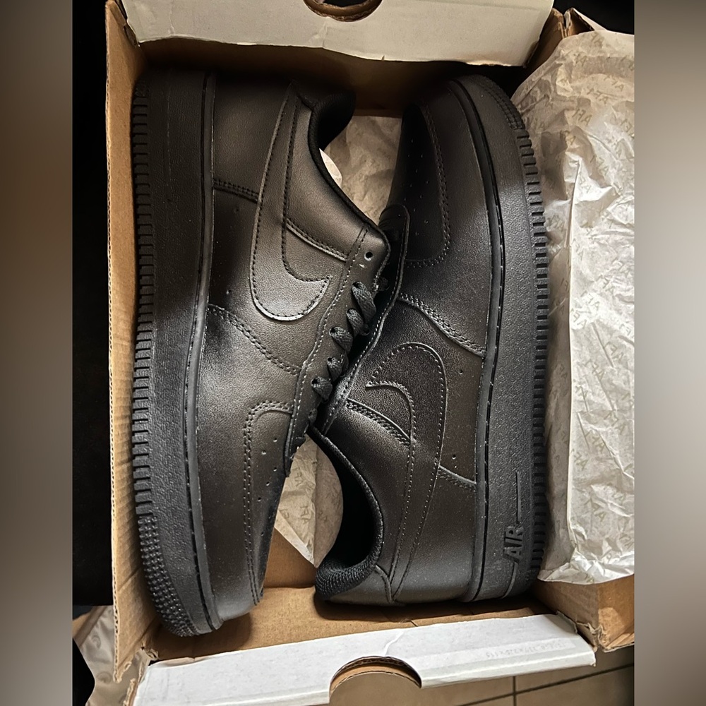 Black Nike Air Force 1